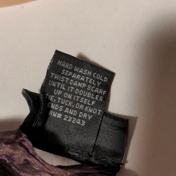 New York & Company 100% Silk 72" Mocha Mousse Crinkle Scandi Scarf 🔥HP 11-19-24 - Picture 4 of 8